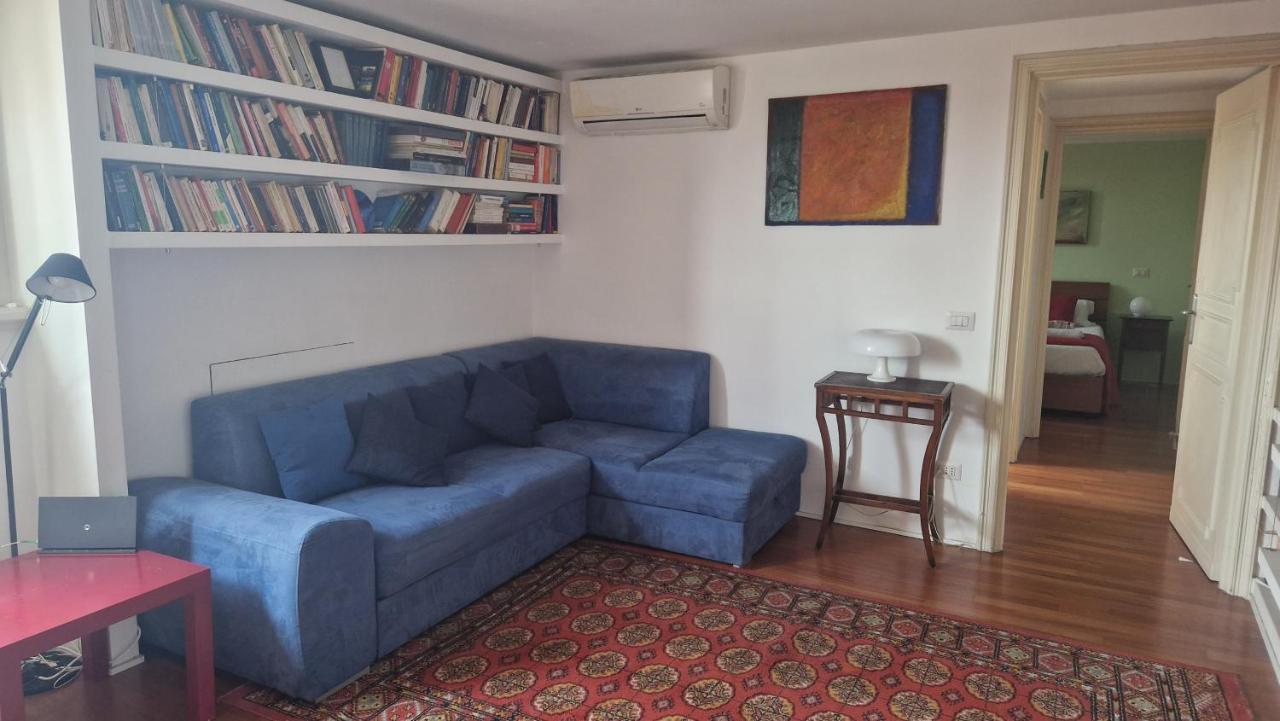 Casa Di Libri - Delizioso Appartamento A 10 Min Da Trastevere Rome Luaran gambar